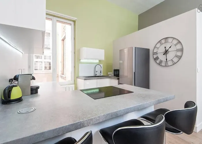 2, Plein Centre, 60m2, Place Des Jacobins
