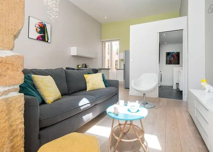 2, Plein Centre, 60m2, Place Des Jacobins *