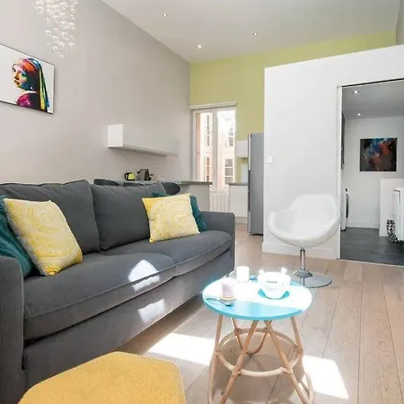 2, Plein Centre, 60m2, Place Des Jacobins *